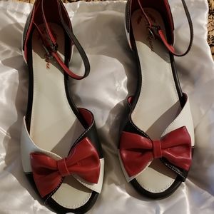 Lola Ramona Peep Toe shoes